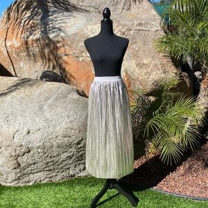 TED BAKER LONDON silver skirt. Size 1